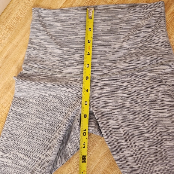 LULULEMON Wunder Under Crop Roll Down Mesh Wee, size 4 - Picture 6 of 8
